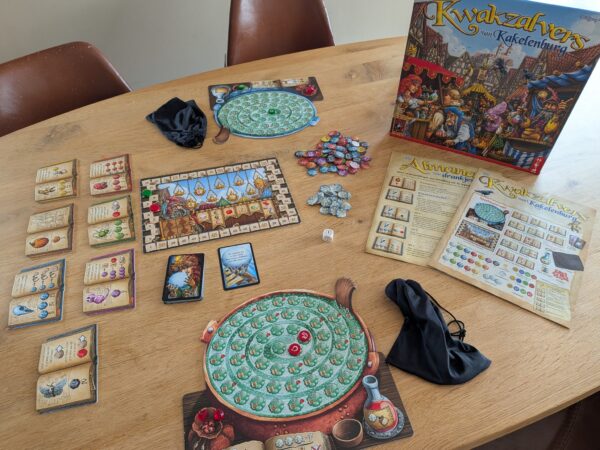 Bordspellen tijdens een spelletjesavond van De Speelhaven